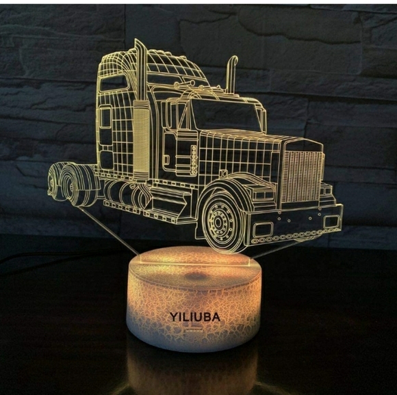 NIB Awesome 3D Semi Truck~Truckers convoy🚛🚚 LED 7 color Change USB night light - Picture 7 of 10